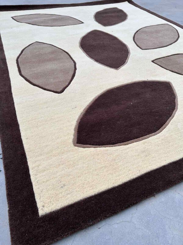 Modern Handtufted Carpet By The Taj Rugs. - Image 3